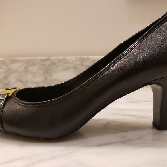 Ralph Lauren Shelbi Heels - 7.5 - Picture 5 of 9